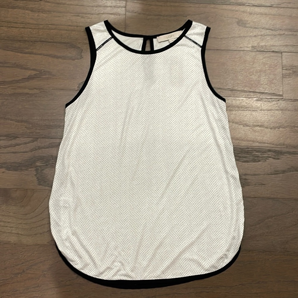 NWT LOFT Petite Polka Dot Shell - Size SP